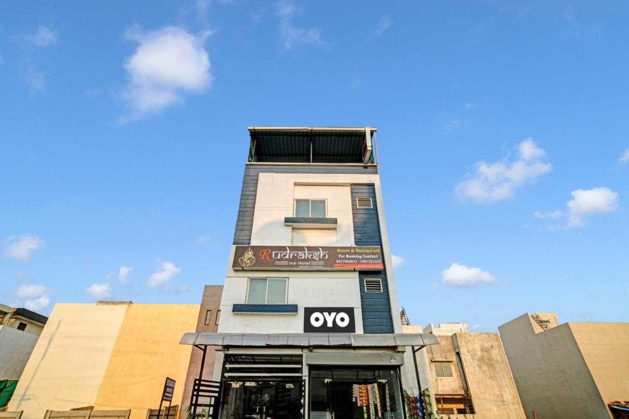אינדורה Oyo Flagship Hotel Rudraksh Inn מראה חיצוני תמונה