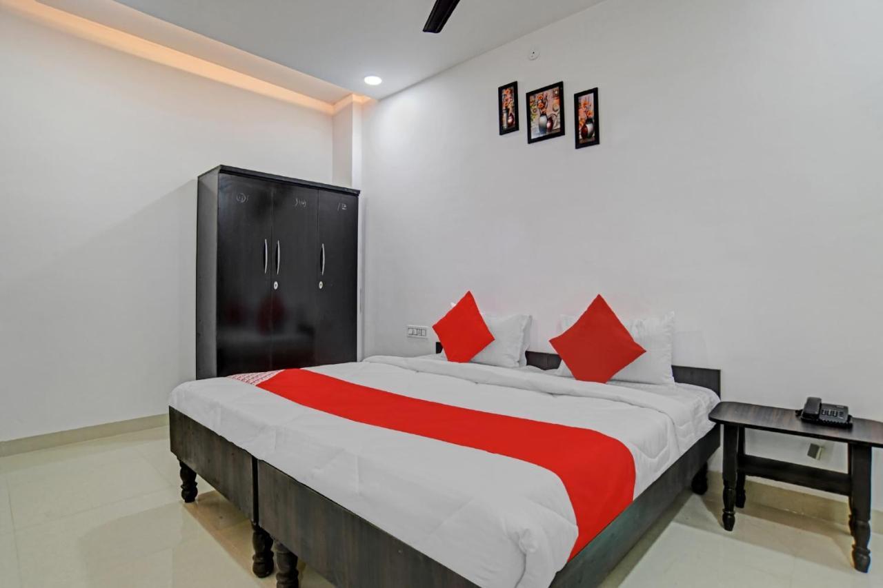 אינדורה Oyo Flagship Hotel Rudraksh Inn מראה חיצוני תמונה